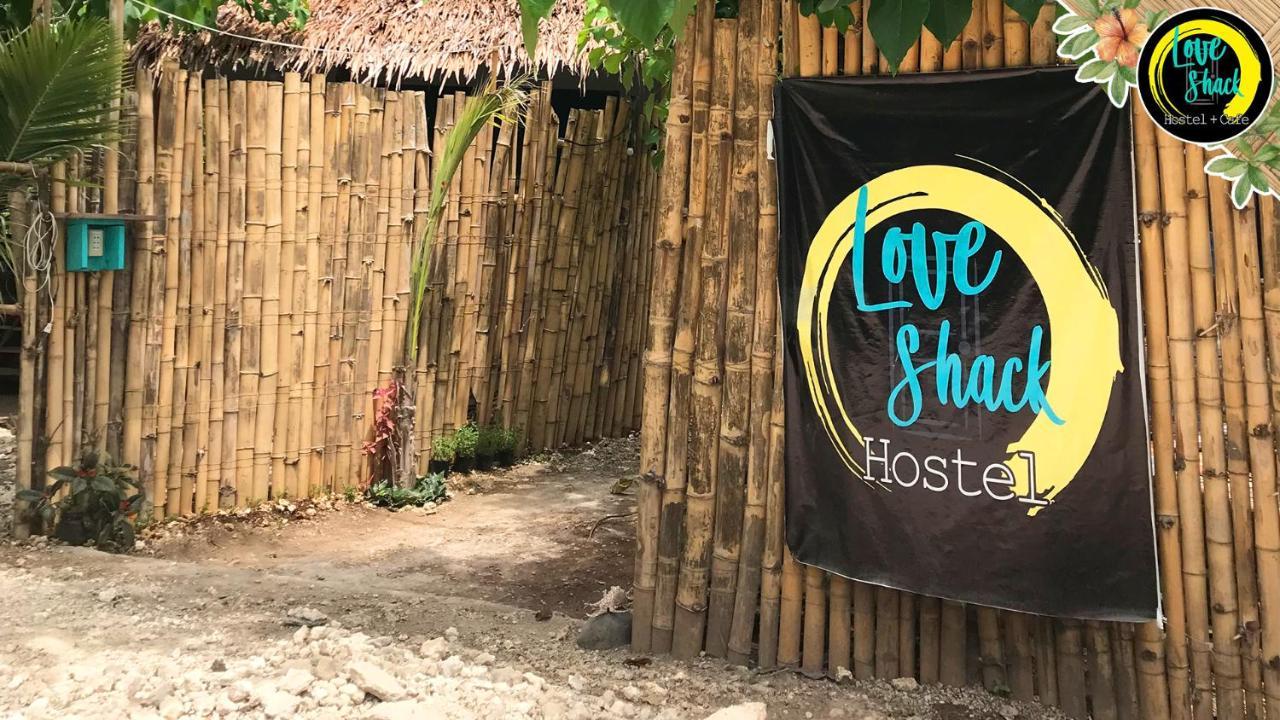 Love Shack Hostel & Cafe Сан-Хуан Экстерьер фото