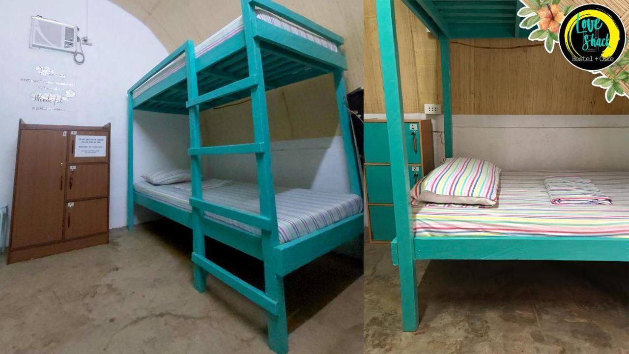 Love Shack Hostel & Cafe Сан-Хуан Экстерьер фото